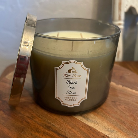 Bath & Body Works Accents Bath Body Works White Barn Black Tea Rose